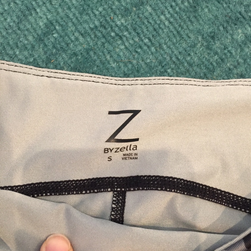 Zebra patterned workout capris - Picture 3 of 3